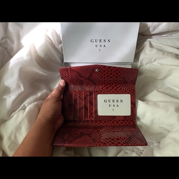 Guess wallet - Picture 3 of 3